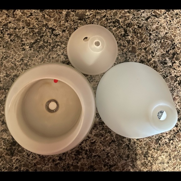 Young Living Diffuser - Picture 5 of 5